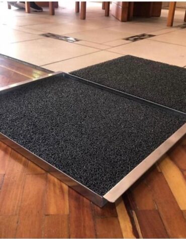 Bandeja desinfeccion / alfombra desinfeccion (Gratis 1 galon germicida)