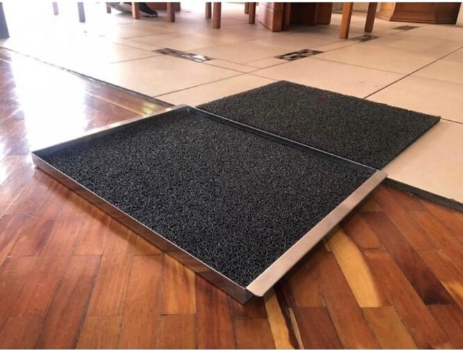 Bandeja desinfeccion / alfombra desinfeccion (Gratis 1 galon germicida)